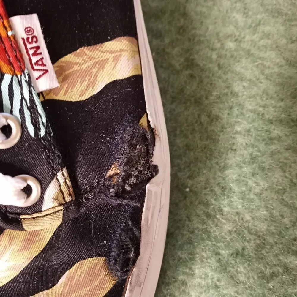 vans off the wall world’s #1 skateboard proUS Sz 9 Eur Size 42 